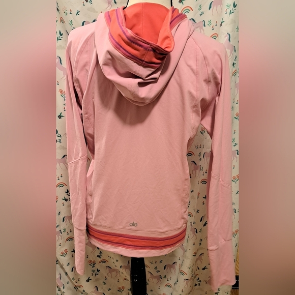 EUC Y2K Alo Yoga Baby Pink Casual Comfy Exercise Gym Hoodie Top SZ M - Picture 2 of 8